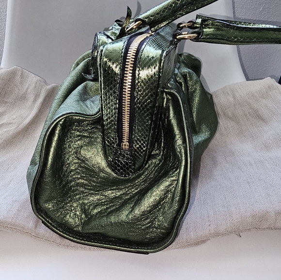AUTHENTIC GREEN METALLIC PYTHON/LEATHER VALENTINO GARAVANI HANDLE BAG - Picture 5 of 12